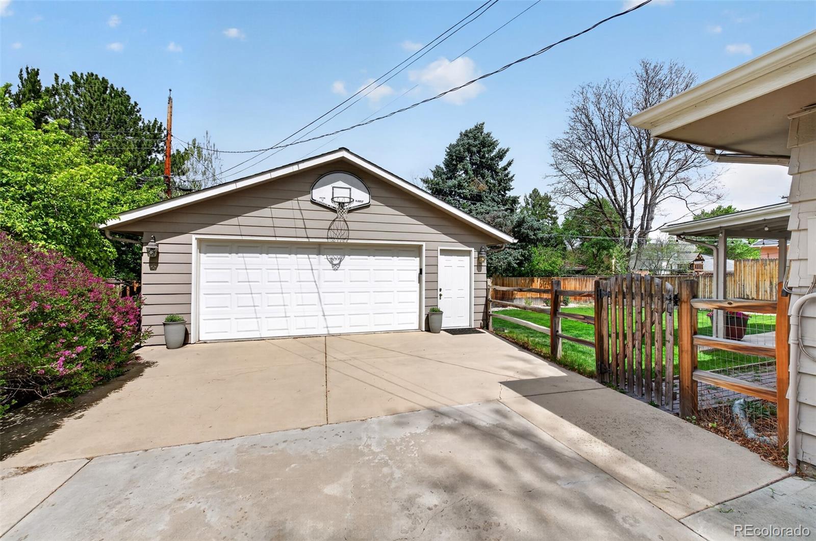 2299 E Floyd Place