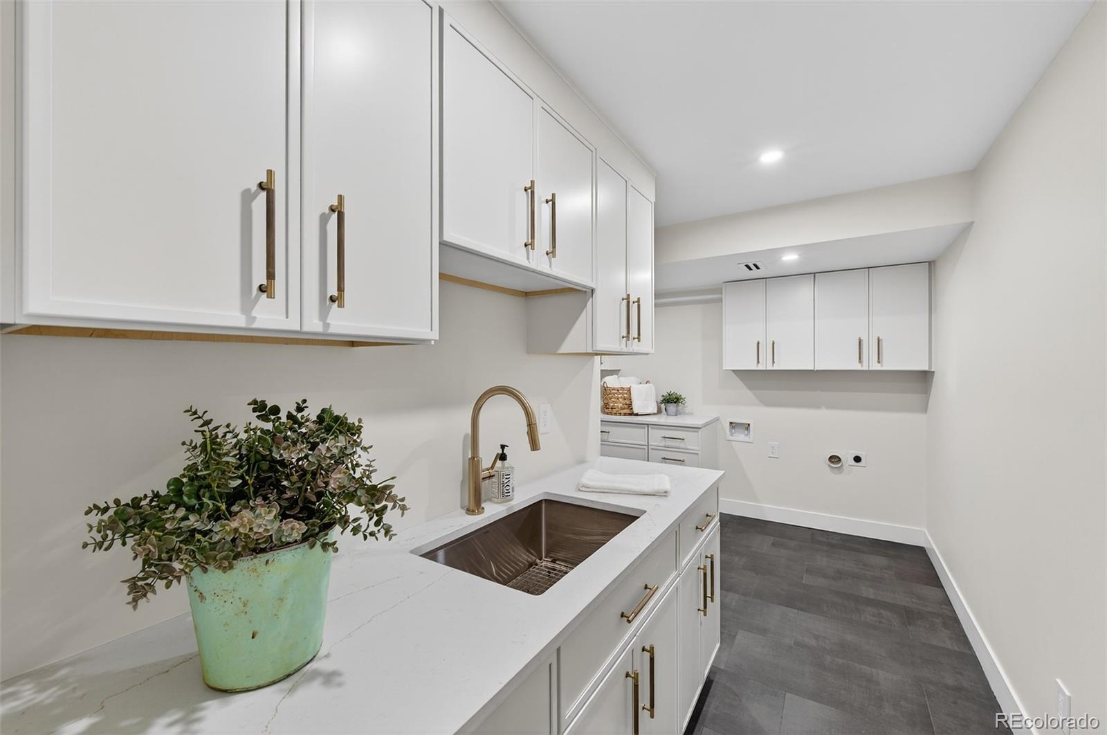 2552 E Alameda Avenue Unit: 104