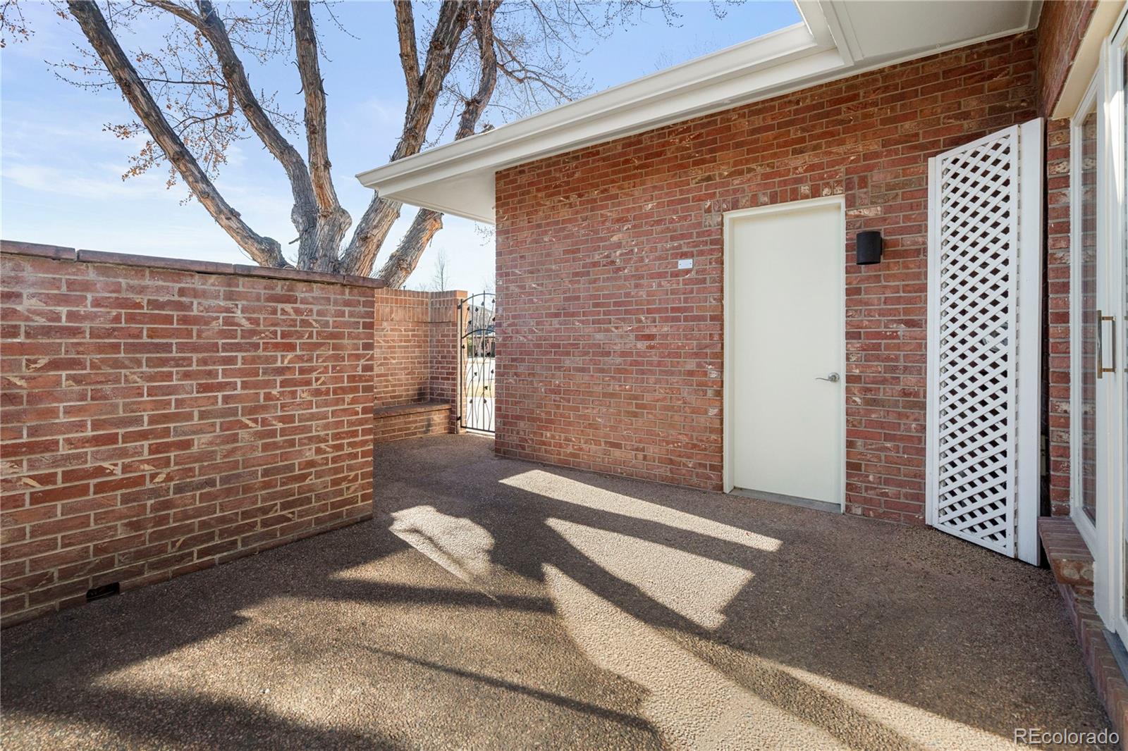 2552 E Alameda Avenue Unit: 104