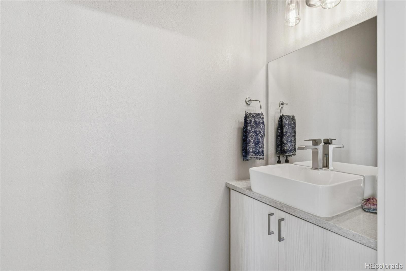 2737 W 24th Avenue Unit: 8