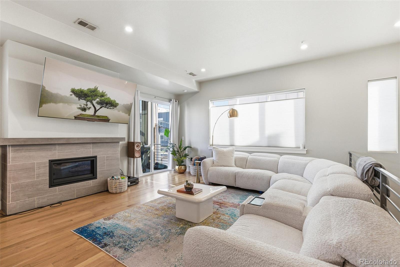 2737 W 24th Avenue Unit: 8