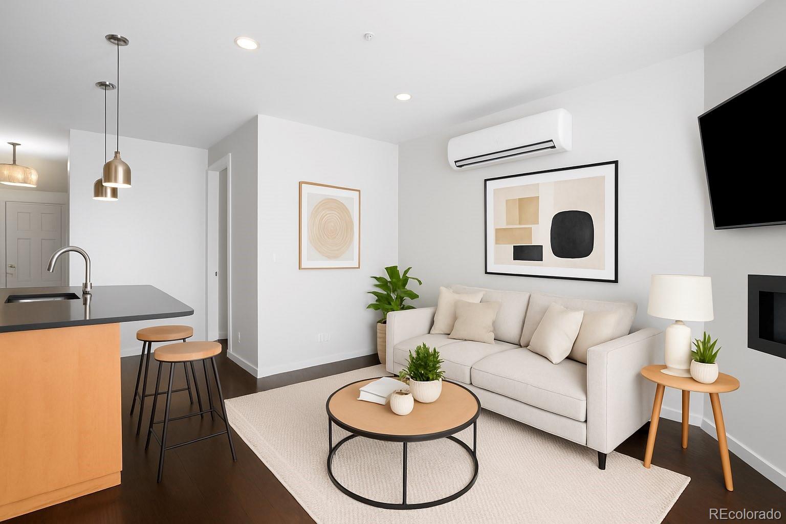 336 E 1st Avenue Unit: 104