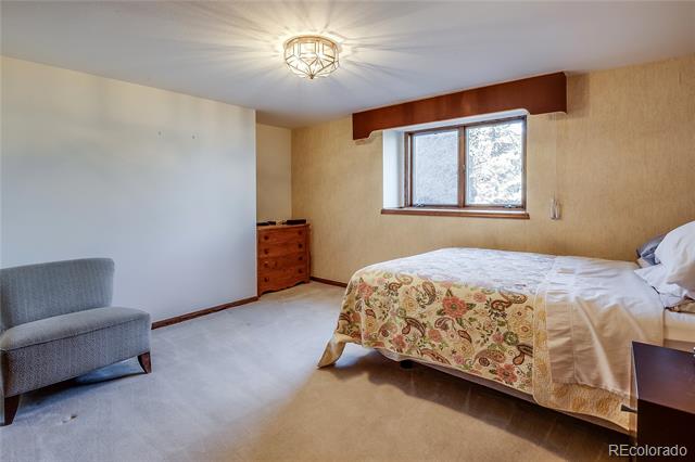 40 Charlou Circle