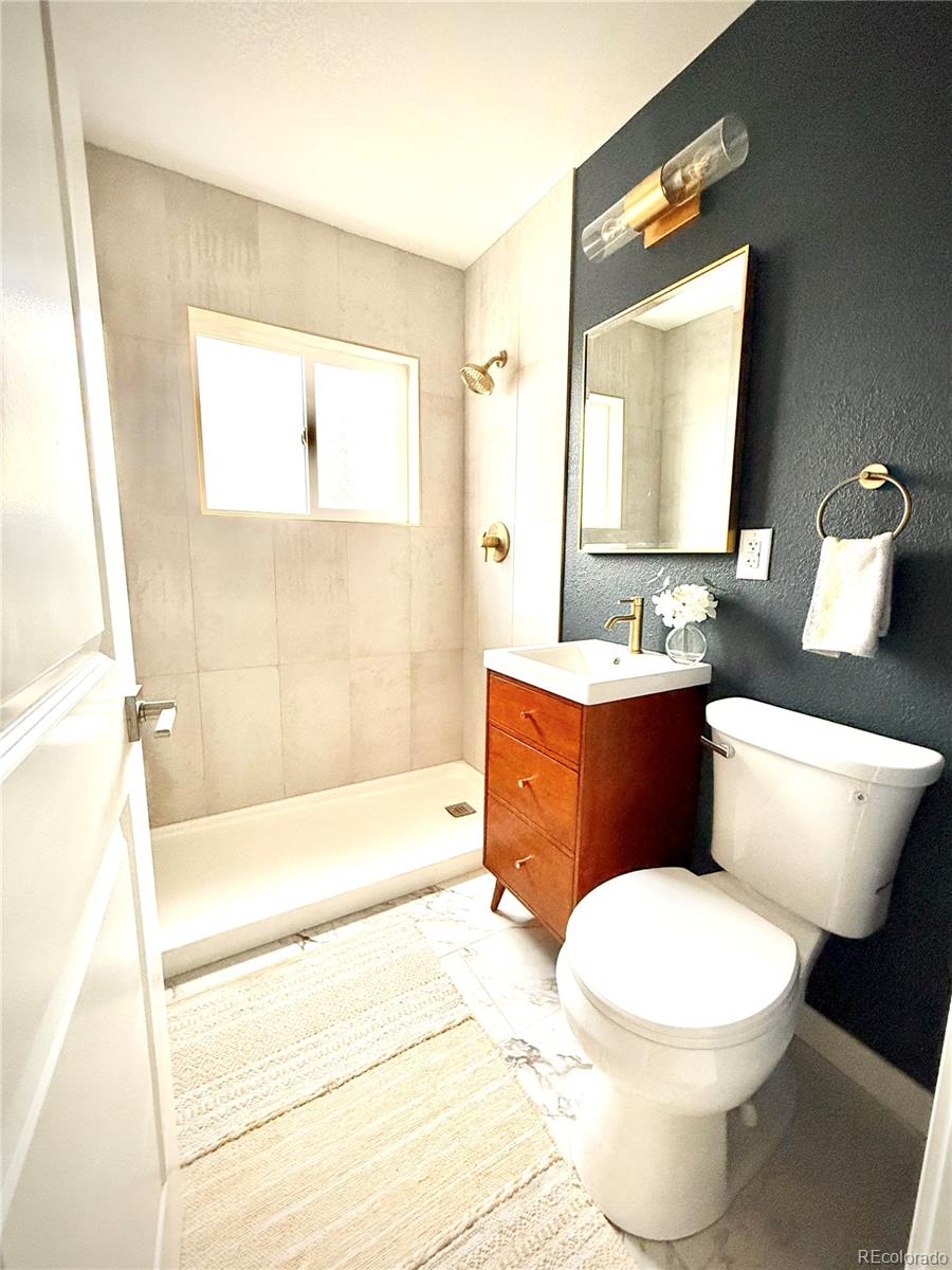 1853 S Urban Way