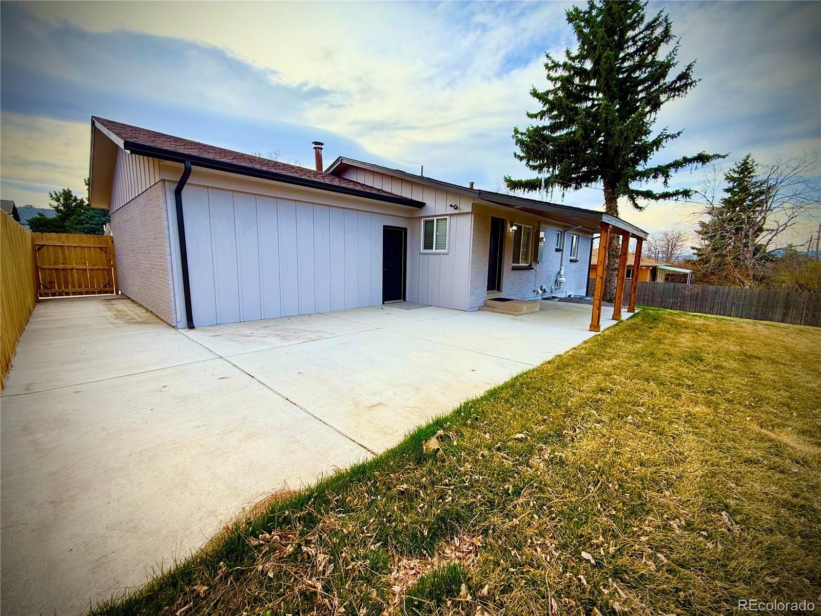 1853 S Urban Way