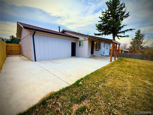 1853 S Urban Way