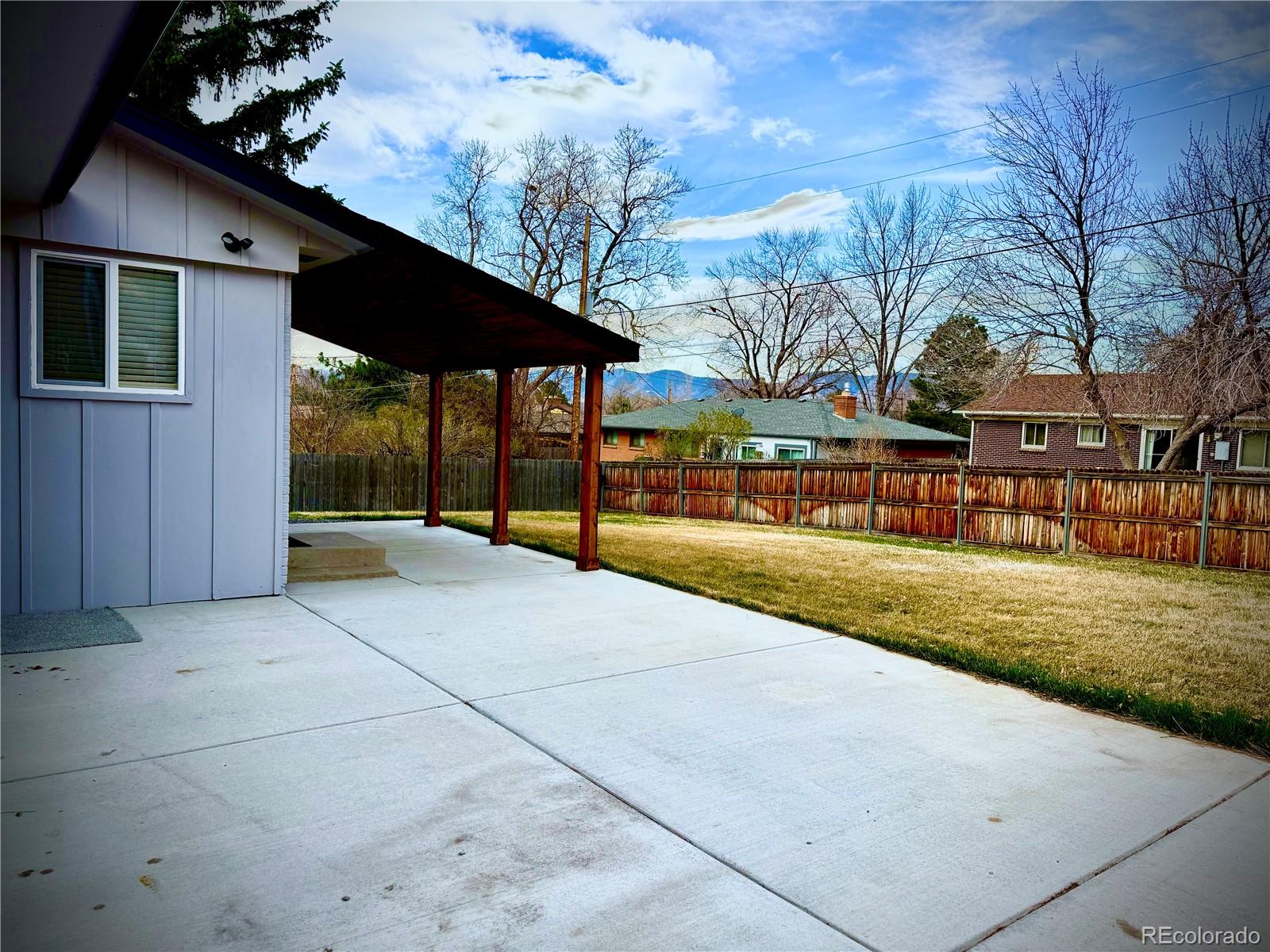 1853 S Urban Way