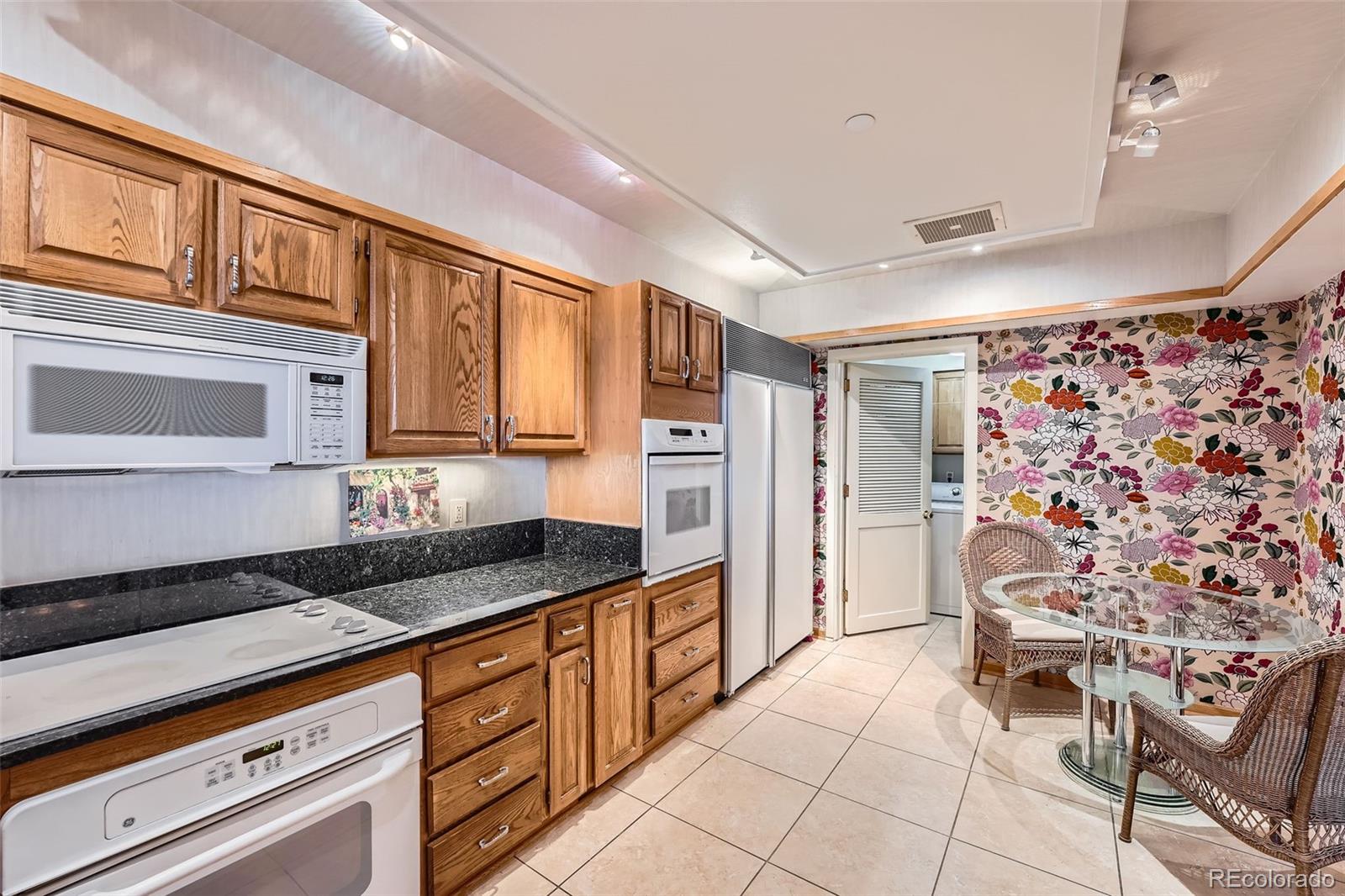 1900 E Girard Place Unit: 908