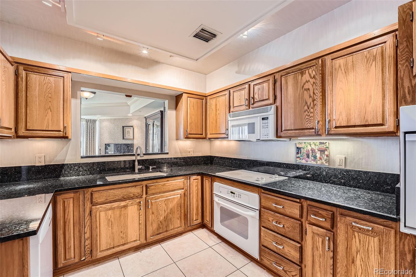 1900 E Girard Place Unit: 908