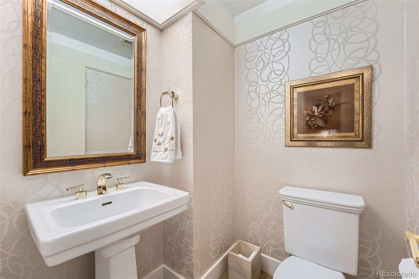 1900 E Girard Place Unit: 908