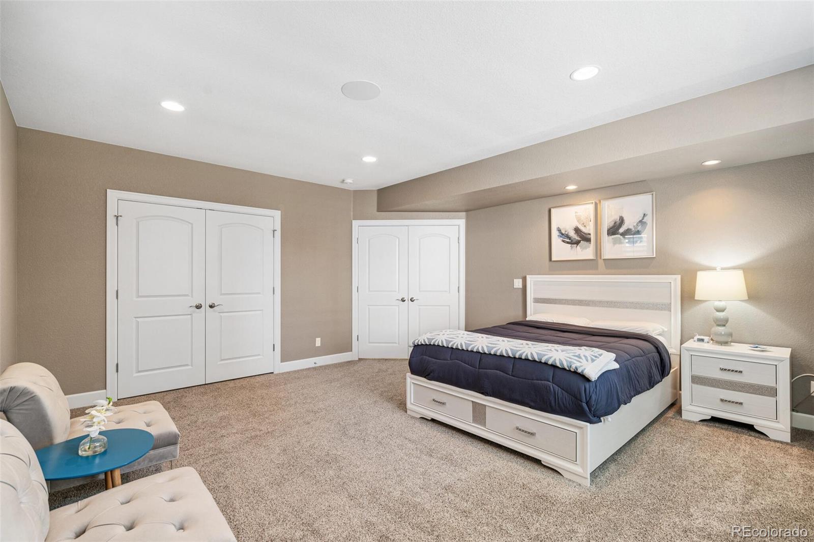 5943 S Olive Circle