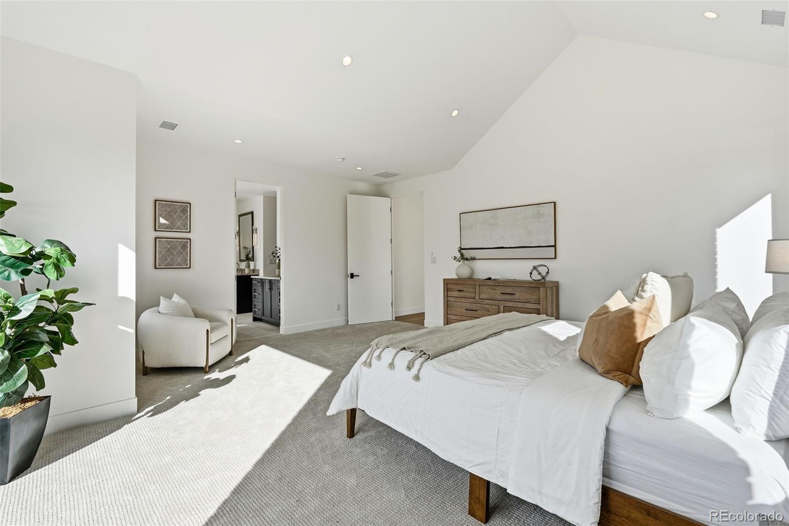 910 S Gaylord Street