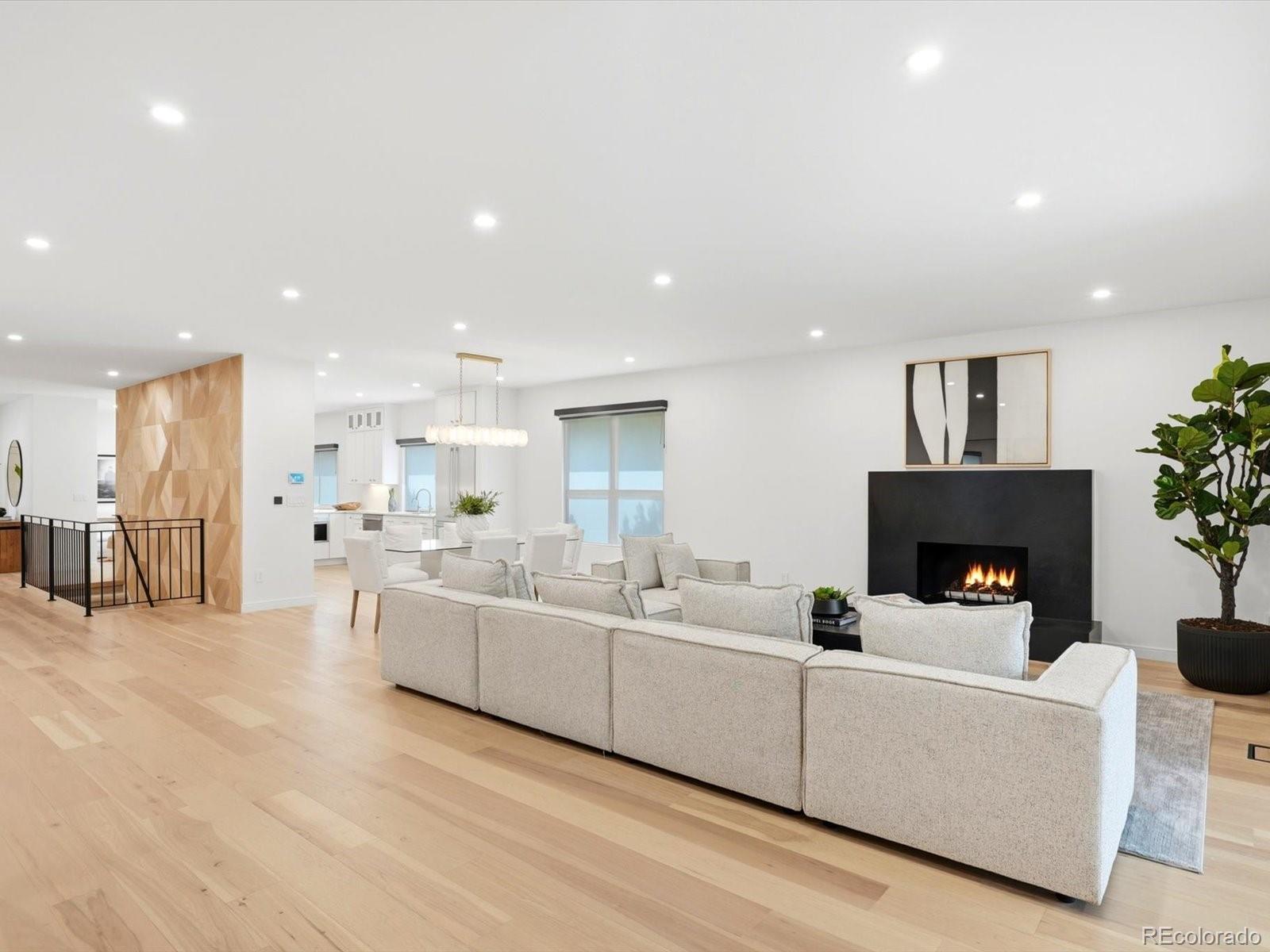2800 S University Boulevard Unit: 174
