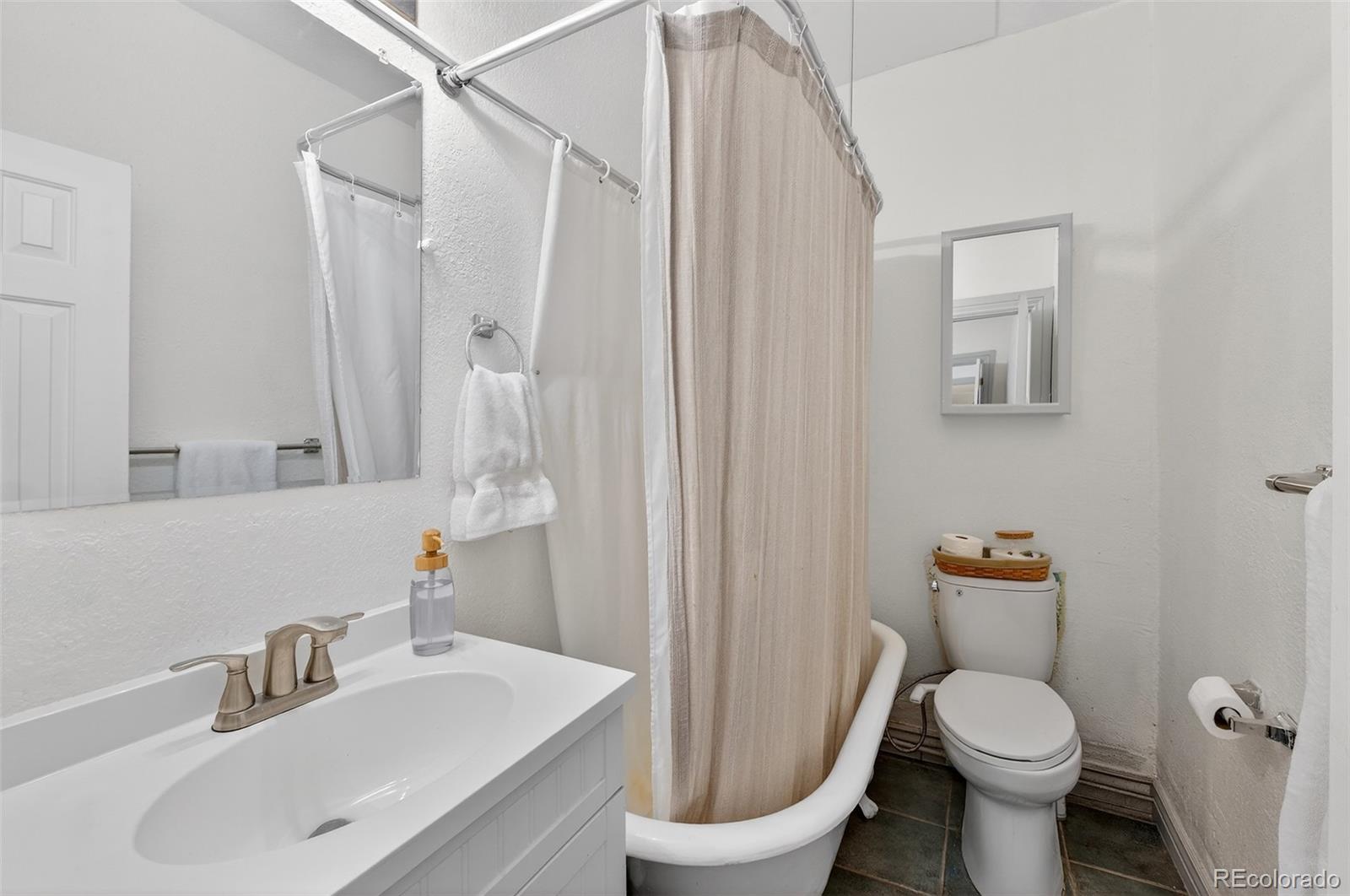 1376 N Pearl Street Unit: 203