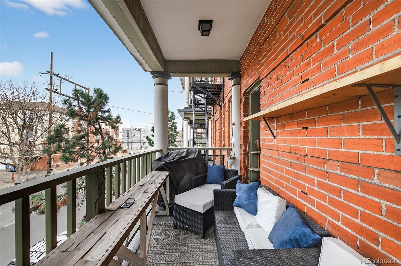 1376 N Pearl Street Unit: 203