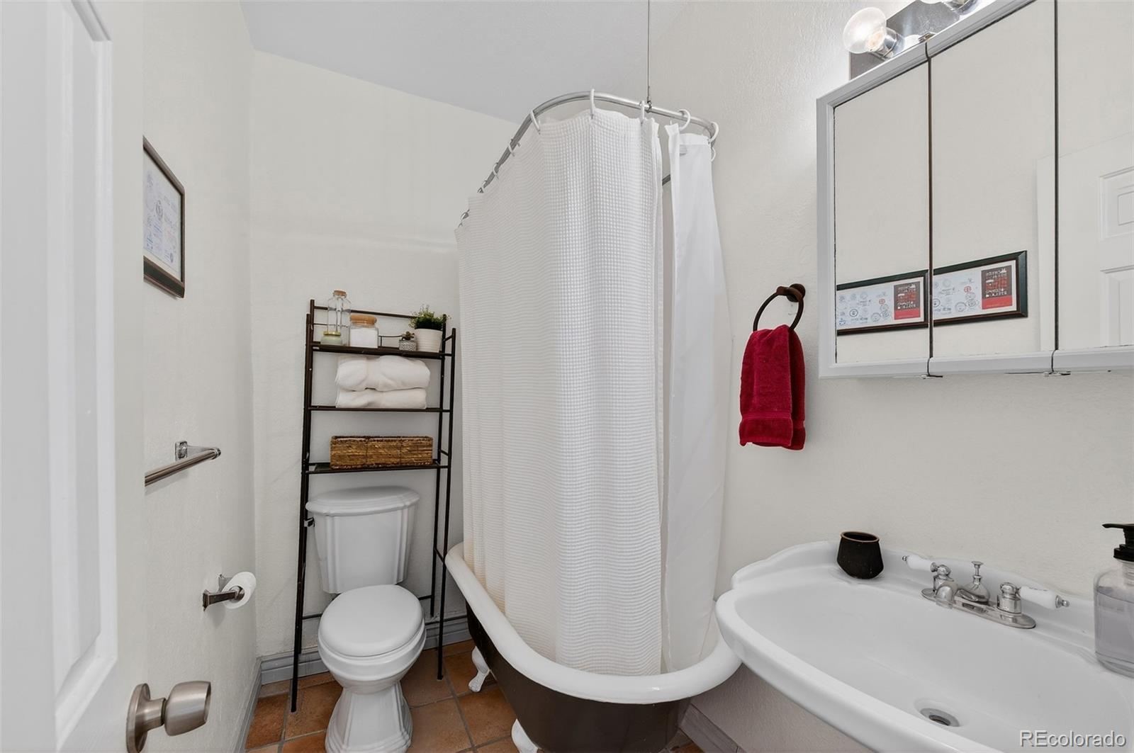 1376 N Pearl Street Unit: 203