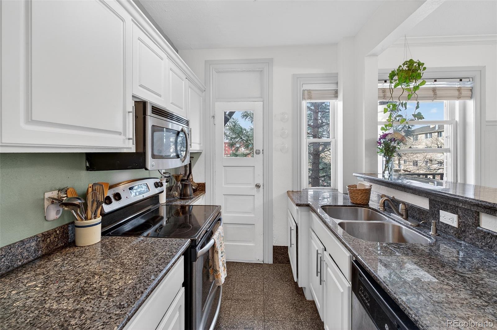 1376 N Pearl Street Unit: 203