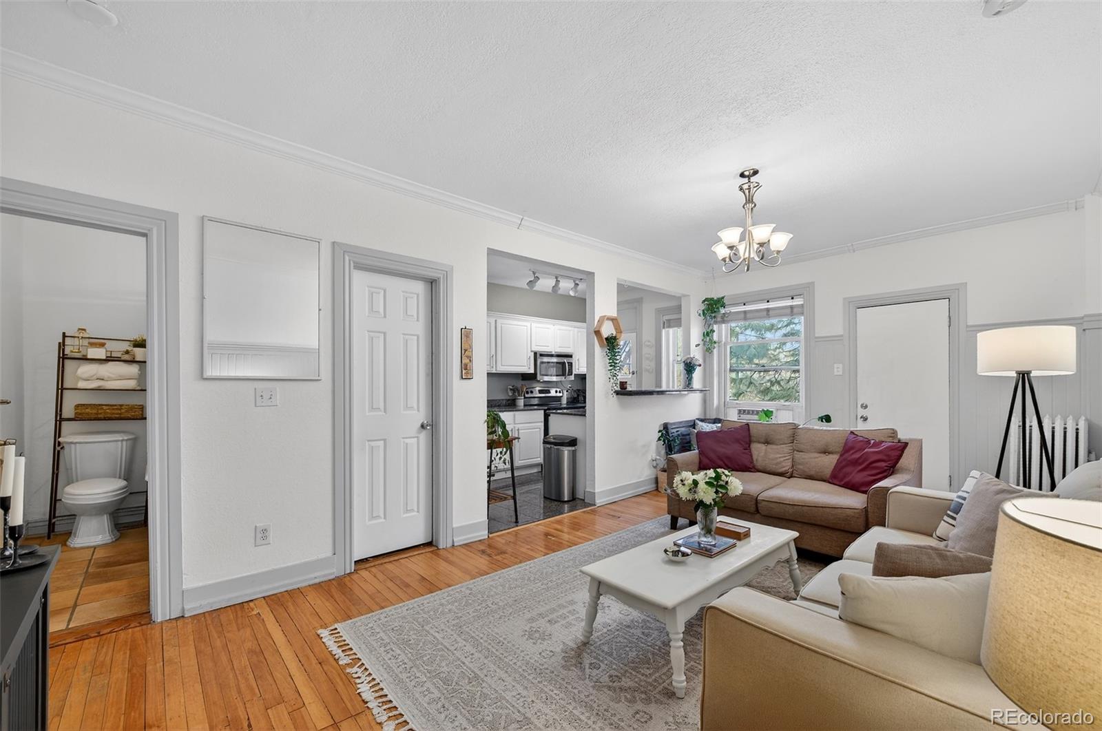 1376 N Pearl Street Unit: 203