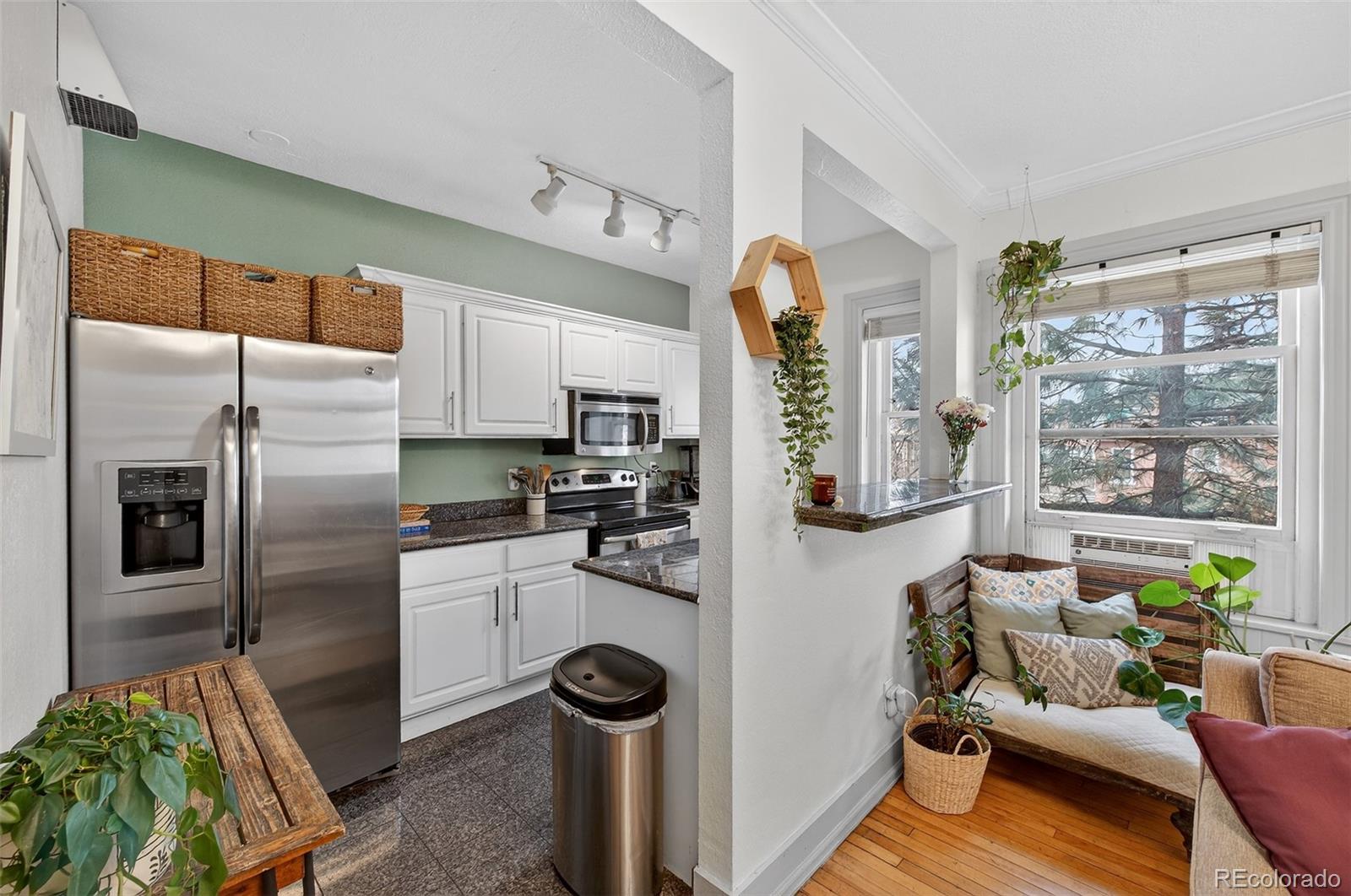 1376 N Pearl Street Unit: 203