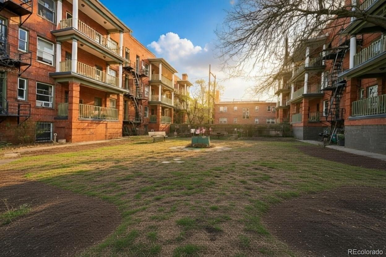 1376 N Pearl Street Unit: 203