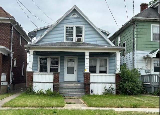 2409 Woodlawn Ave Avenue