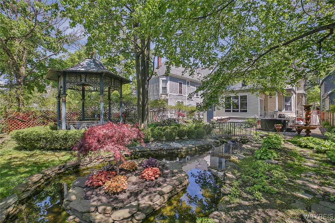 86 Norwood Avenue
