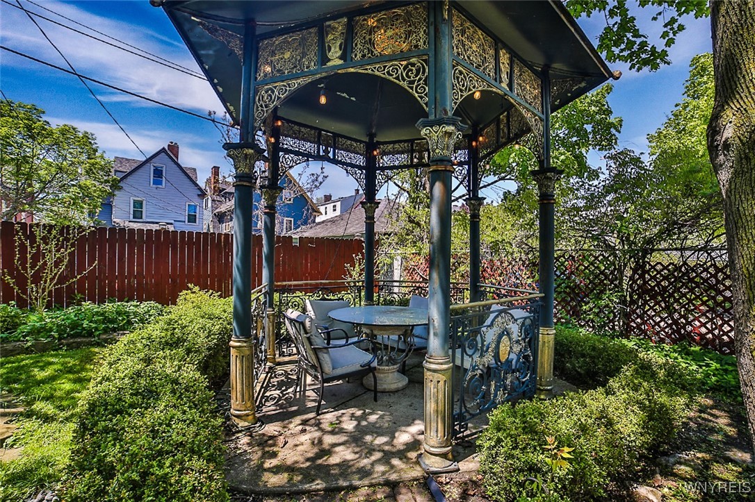 86 Norwood Avenue