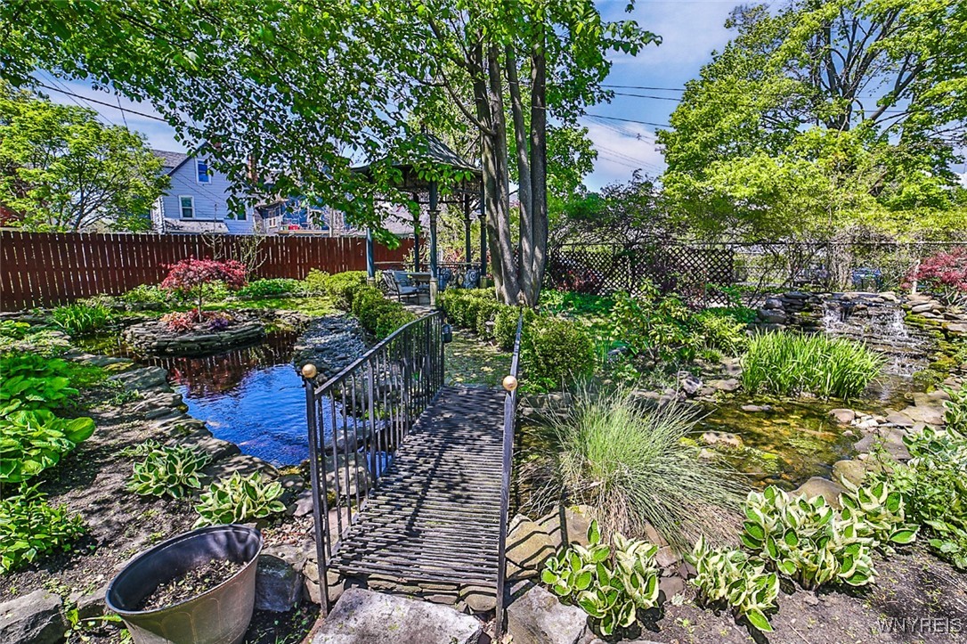 86 Norwood Avenue