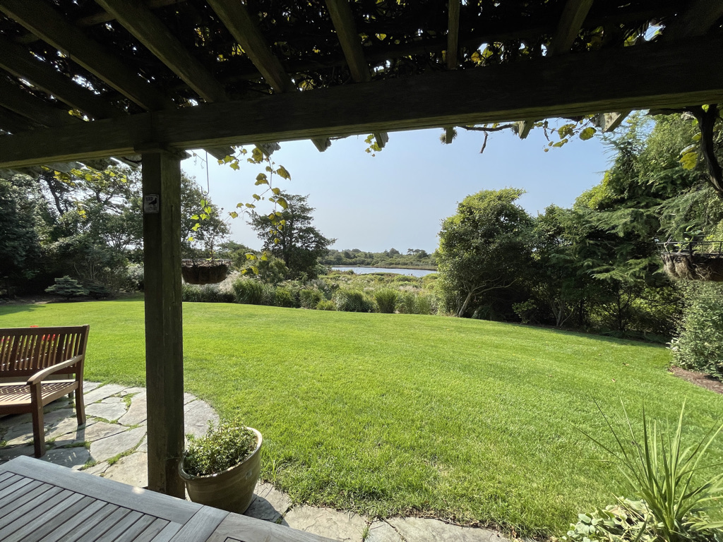 35 Meadow View Drive