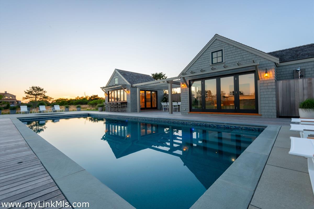 36 Warrens Landing Road