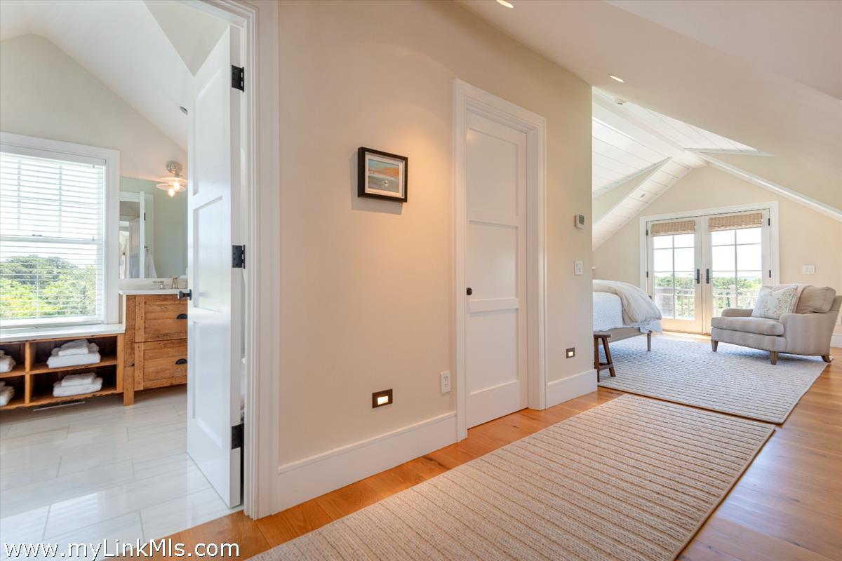 36 Warrens Landing Road