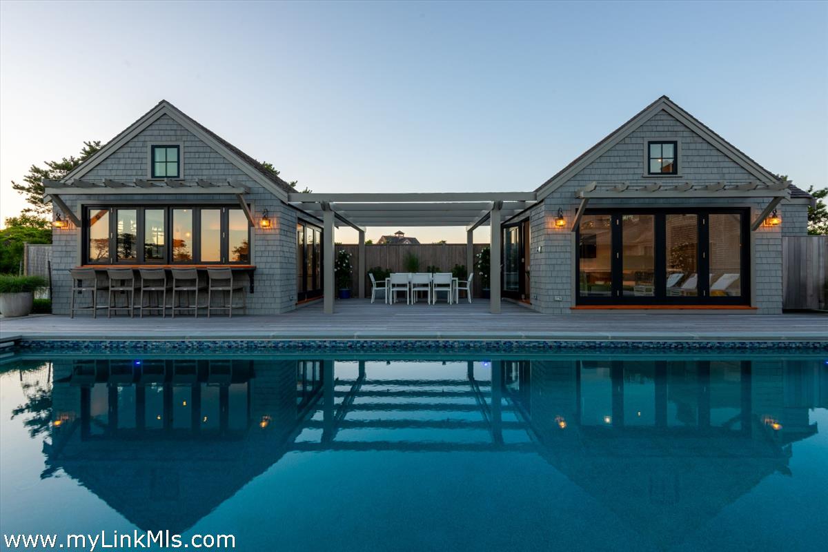 36 Warrens Landing Road
