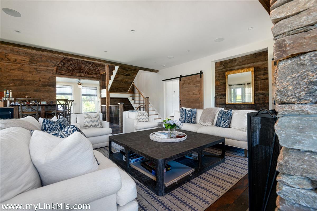 36 Warrens Landing Road