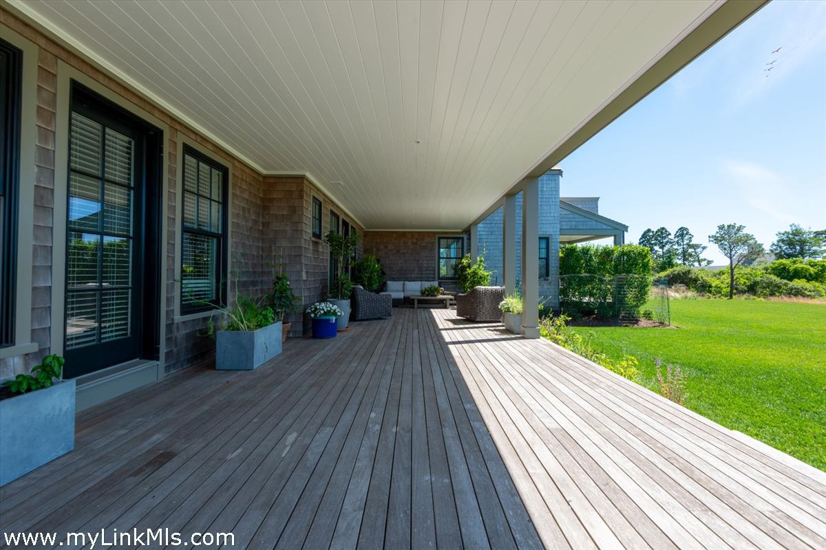 36 Warrens Landing Road