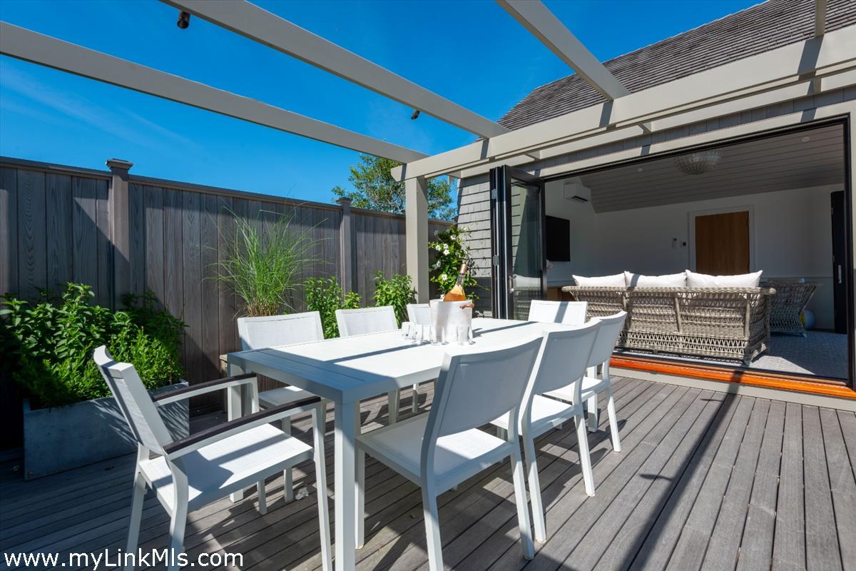 36 Warrens Landing Road