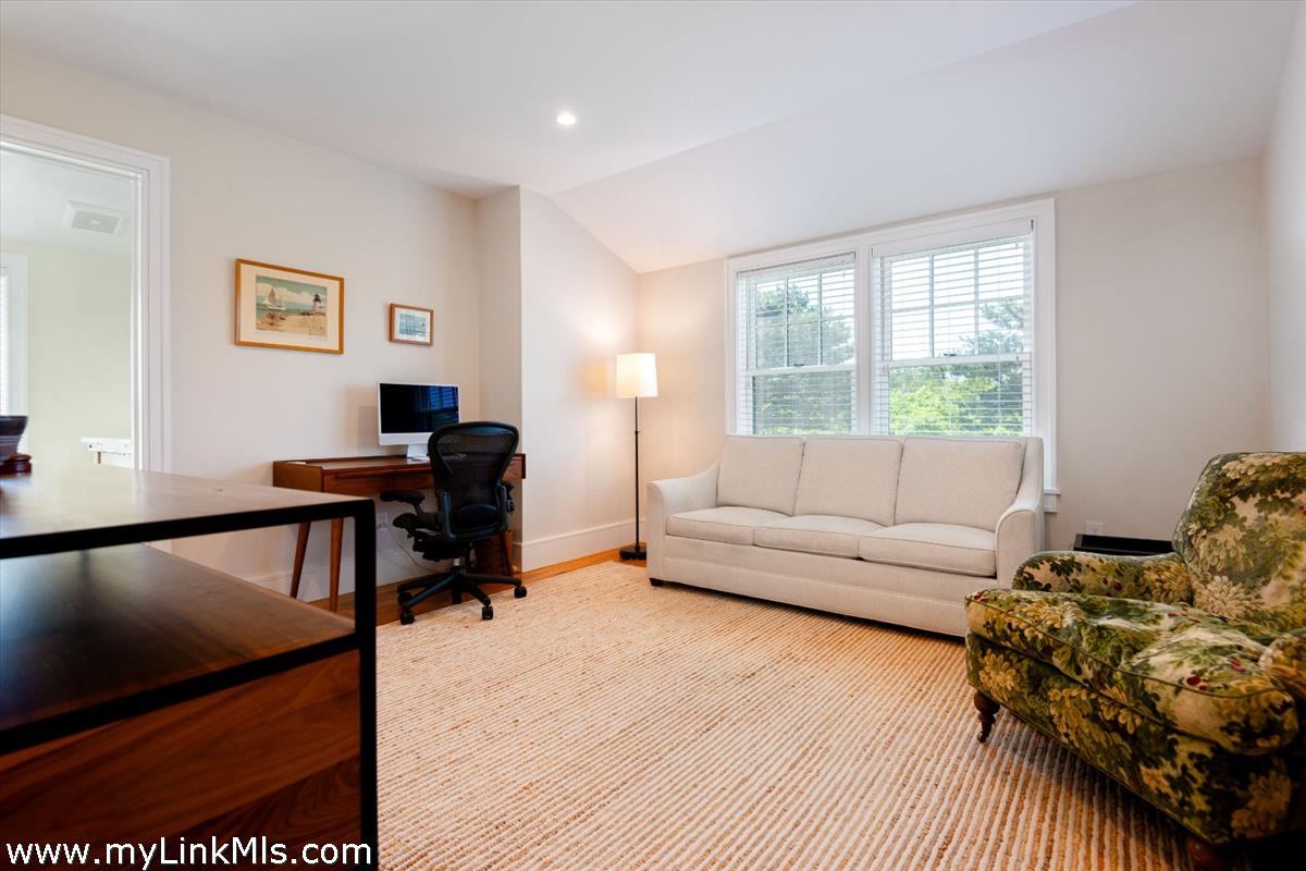 36 Warrens Landing Road