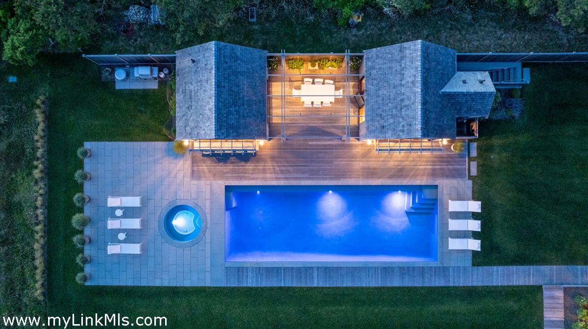 36 Warrens Landing Road