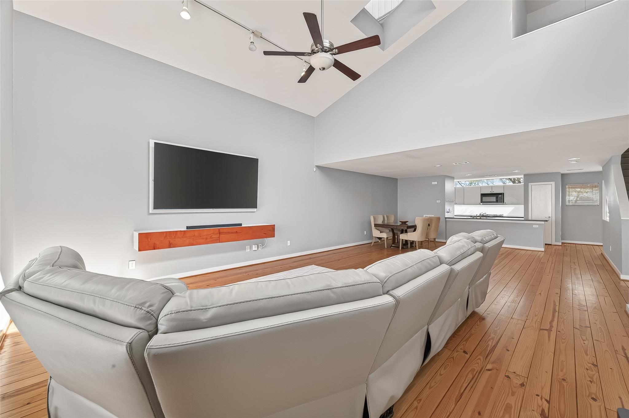 6911 Yellowstone Way Drive