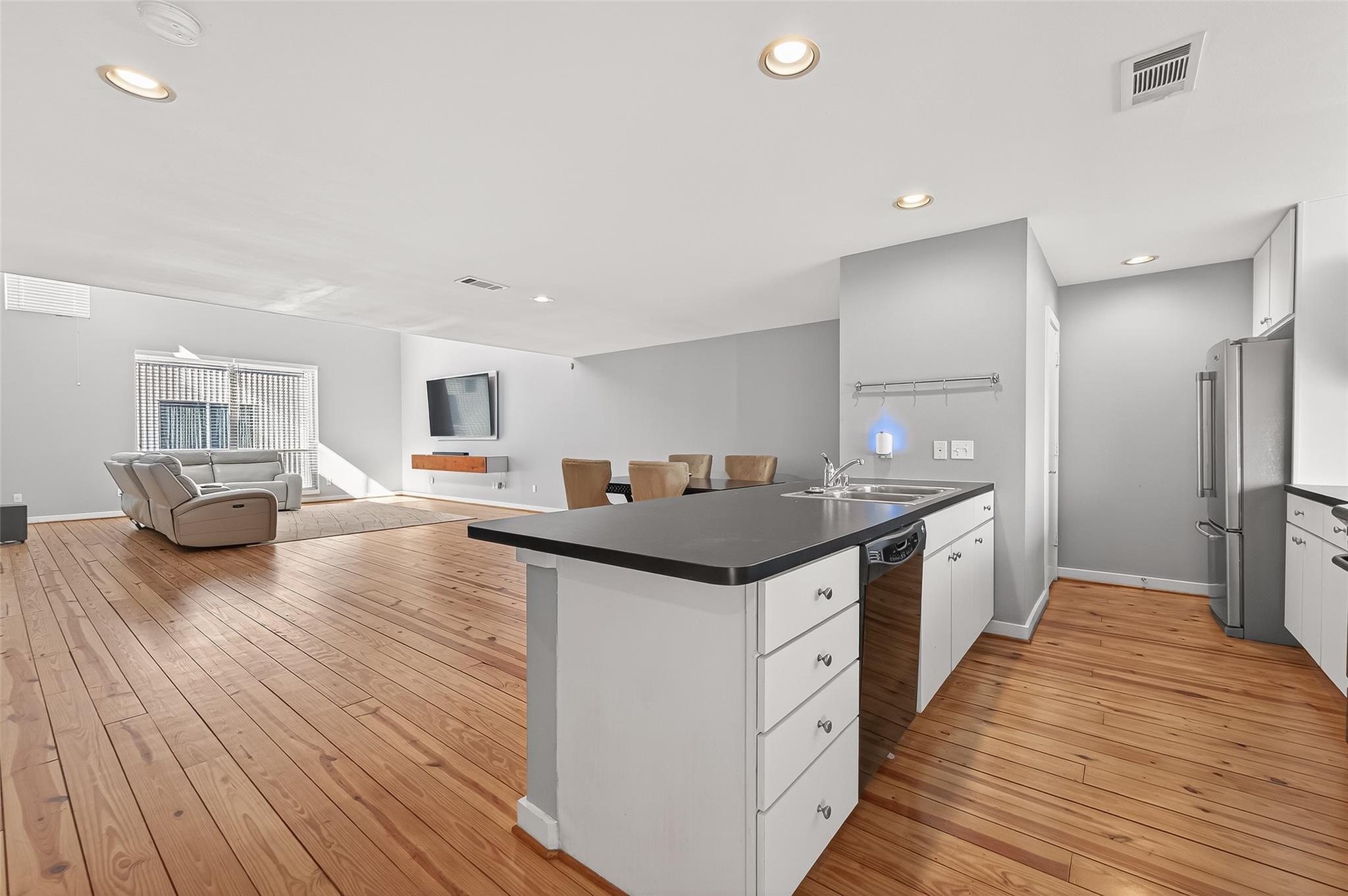 6911 Yellowstone Way Drive