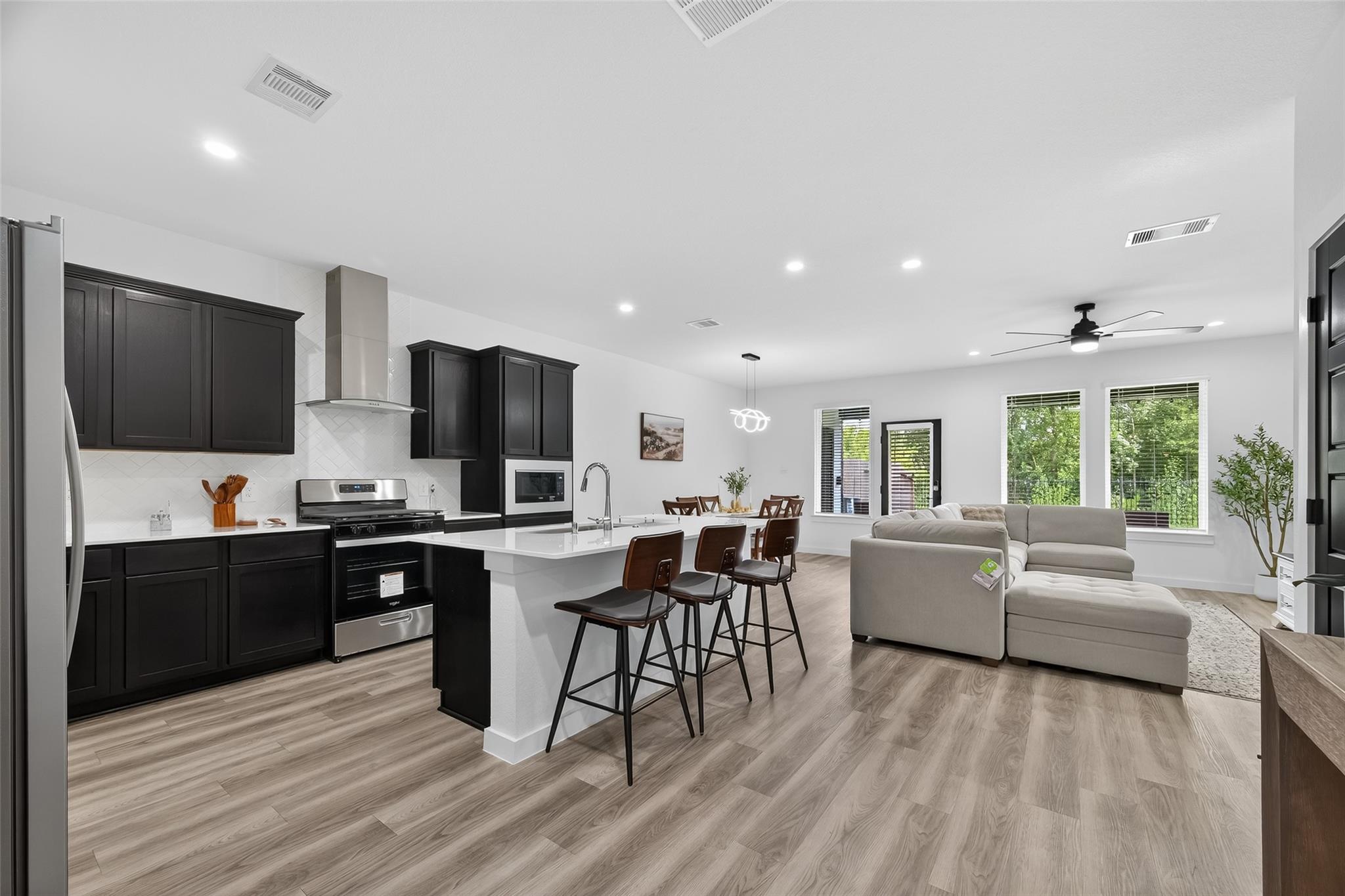 3233 Creston Gate Drive