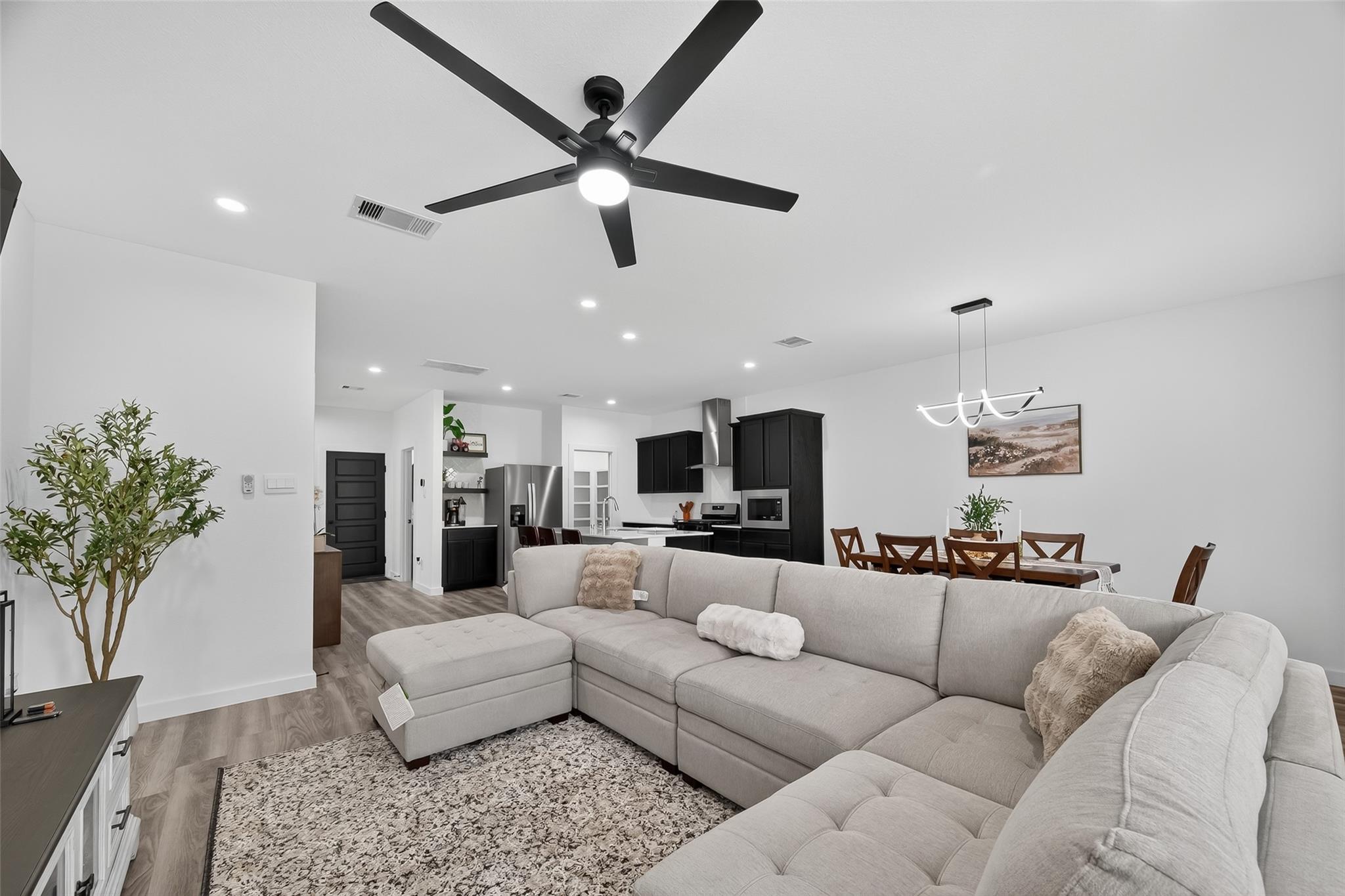 3233 Creston Gate Drive