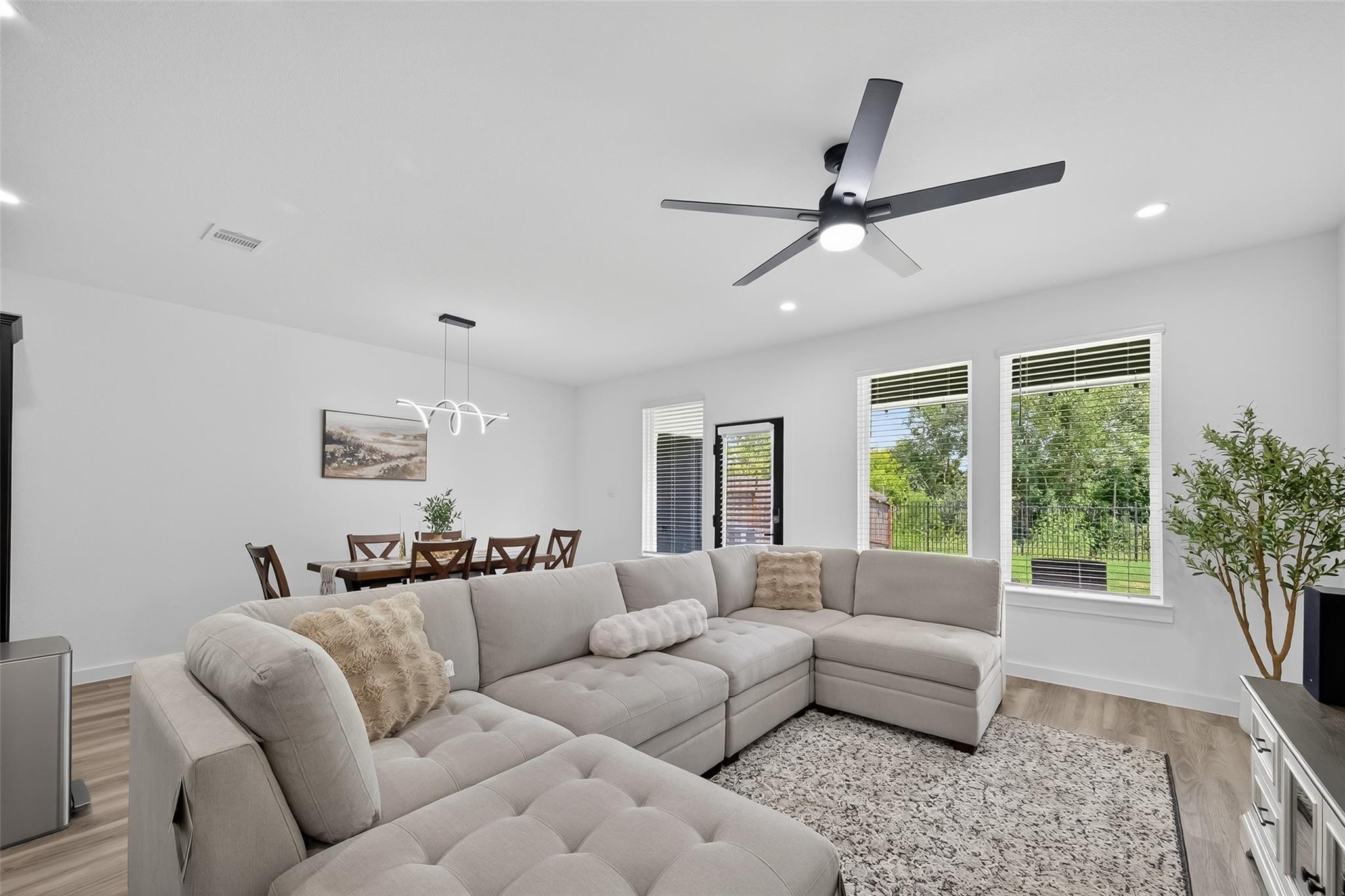 3233 Creston Gate Drive