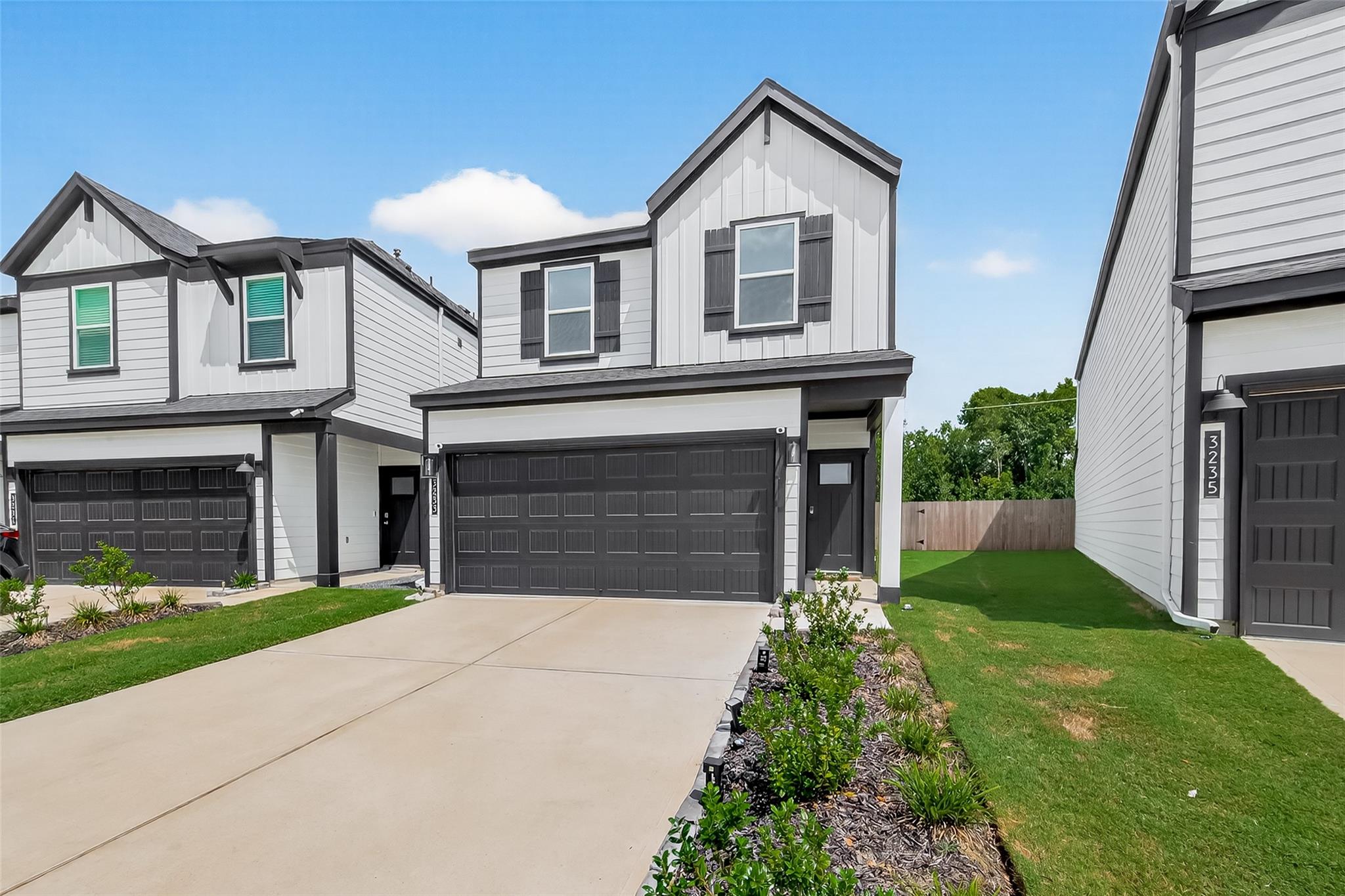 3233 Creston Gate Drive