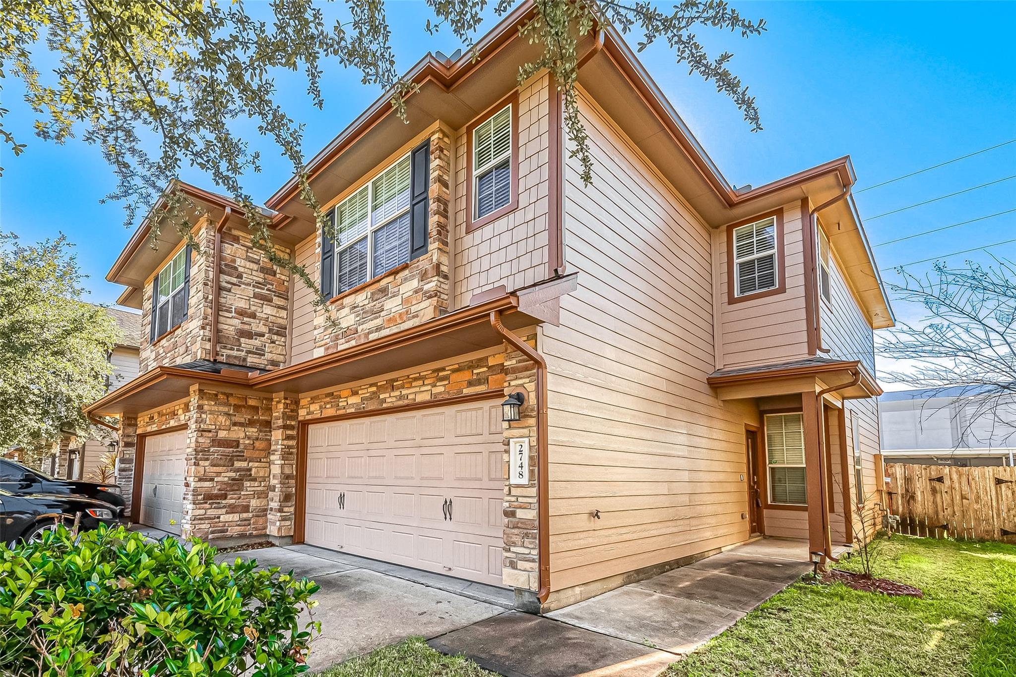 2748 Maybrook Hollow Lane