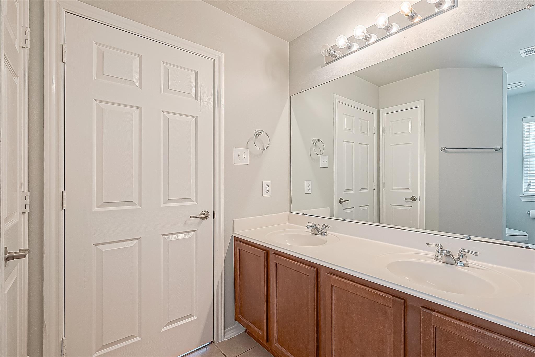 2748 Maybrook Hollow Lane