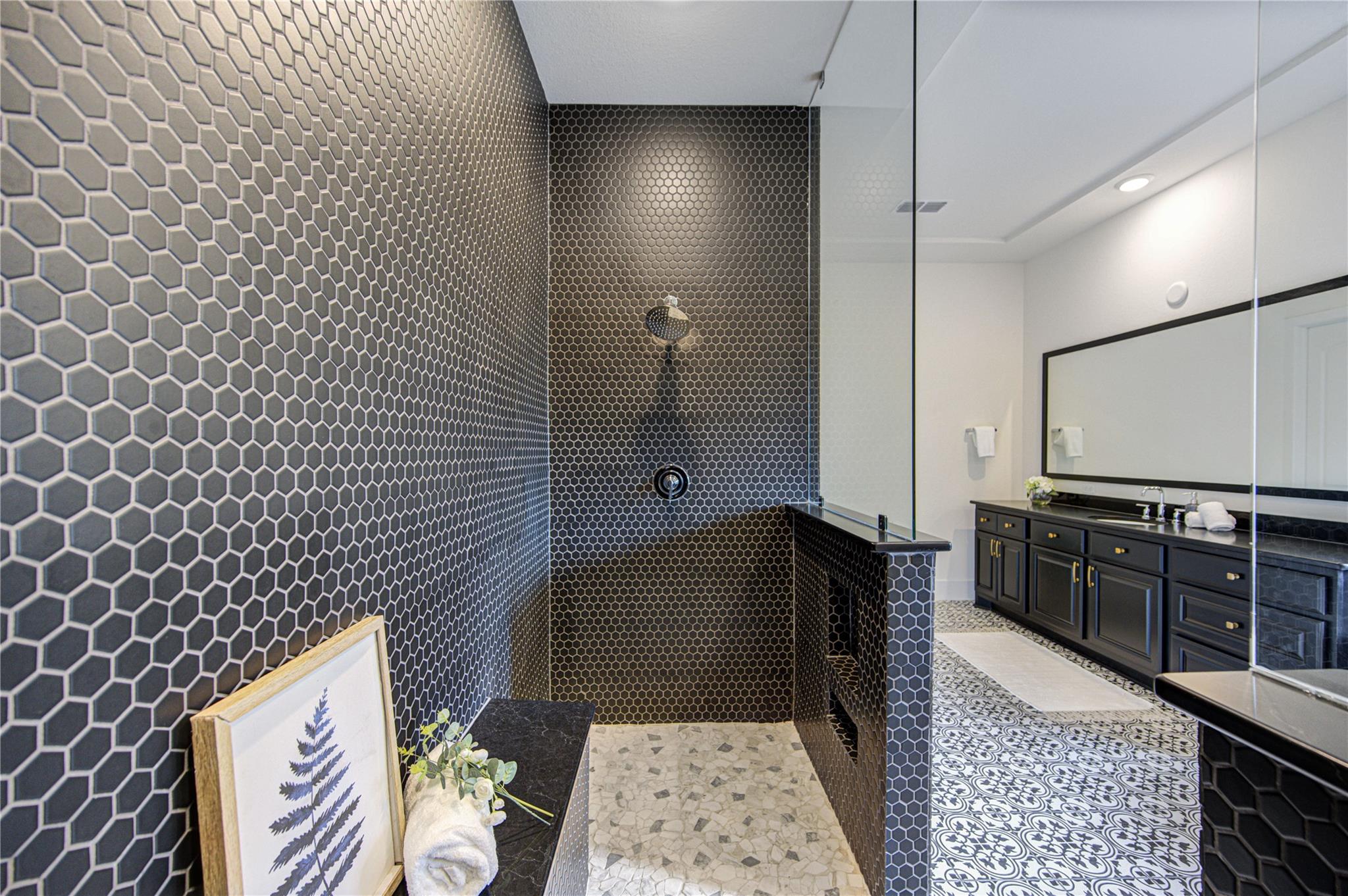 21339 Crescent Winged Drive