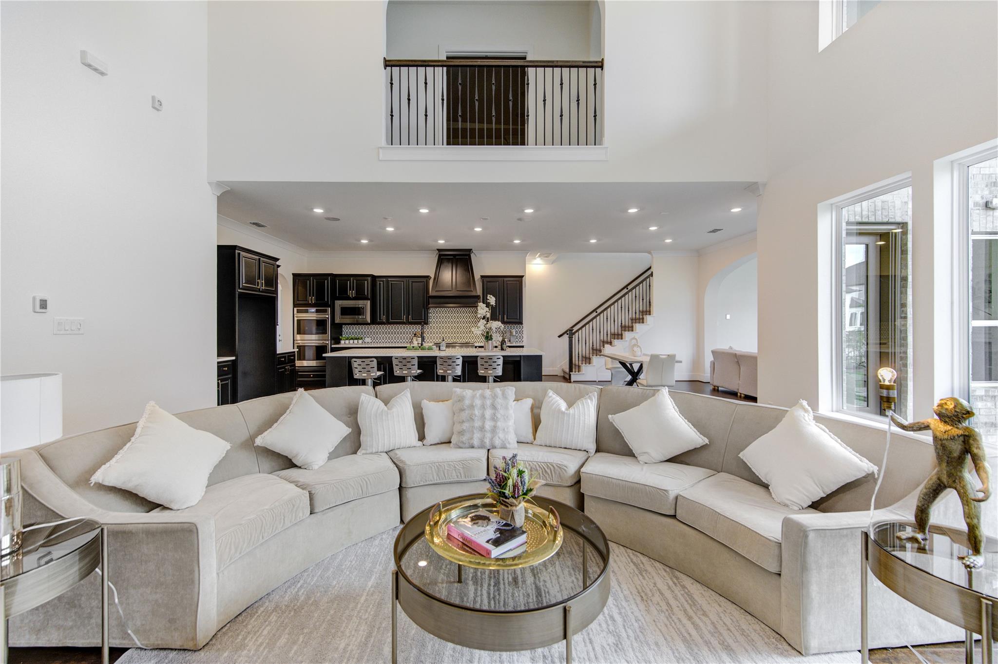 21339 Crescent Winged Drive