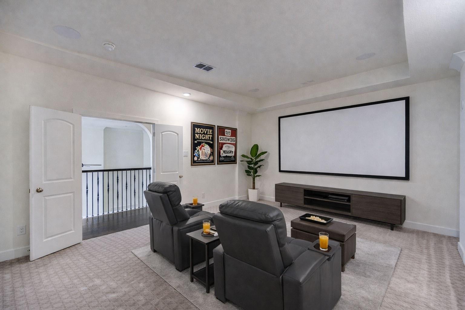 21339 Crescent Winged Drive