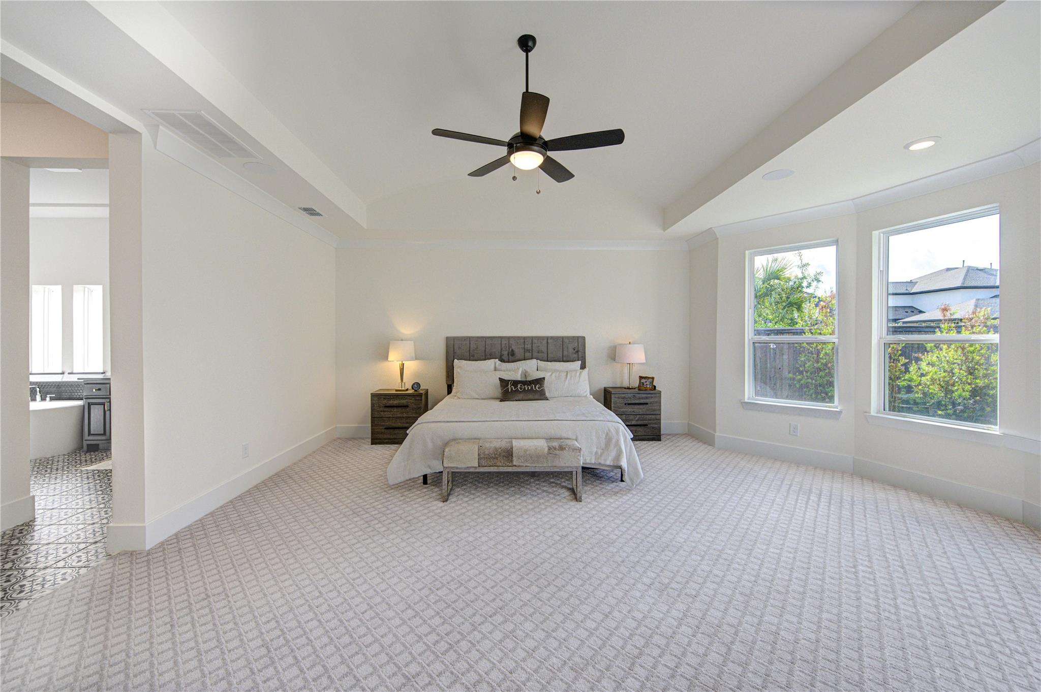 21339 Crescent Winged Drive