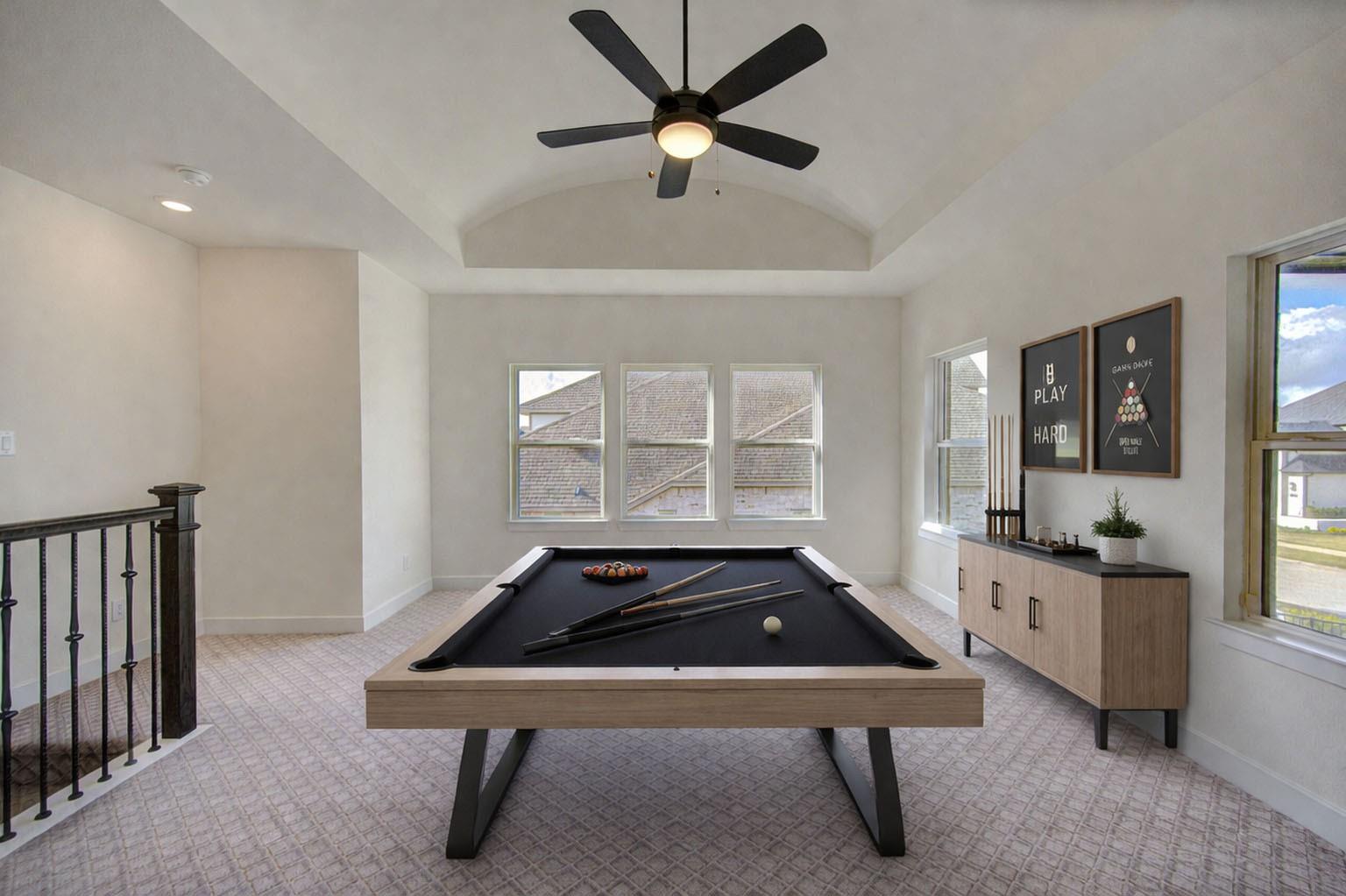 21339 Crescent Winged Drive